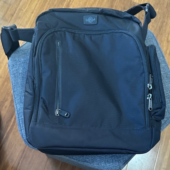 Eddie Bauer Men's Black Backpack - Picture 1 of 8